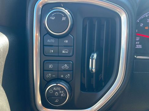 Used 2019 Chevrolet Silverado 1500 LTZ w/ LTZ Premium Package AWD/4WD image 18