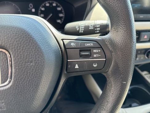 Certified 2023 Honda HR-V LX image 12
