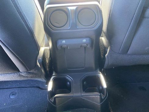 Used 2021 Jeep Wrangler Unlimited Sport image 19