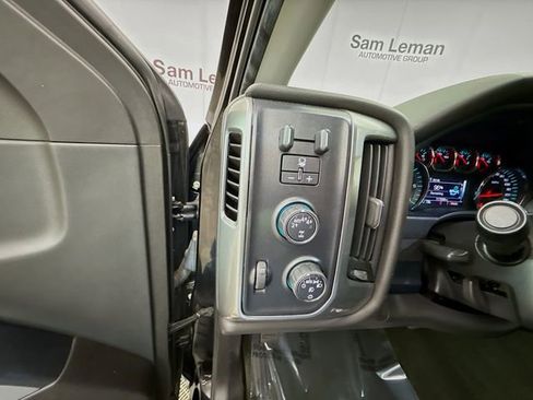 Used 2018 Chevrolet Silverado 1500 LT w/ Midnight Edition image 10