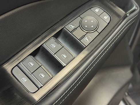 Used 2023 Nissan Rogue SL AWD/4WD image 9