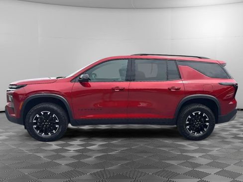 Used 2025 Chevrolet Traverse Z71 w/ LPO, Floor Liner Package AWD/4WD image 5