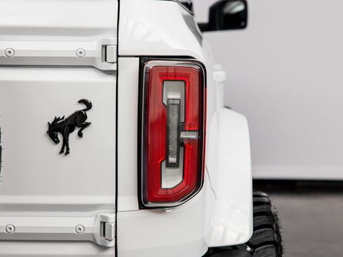 Used 2025 Ford Bronco Outer Banks AWD/4WD image 19