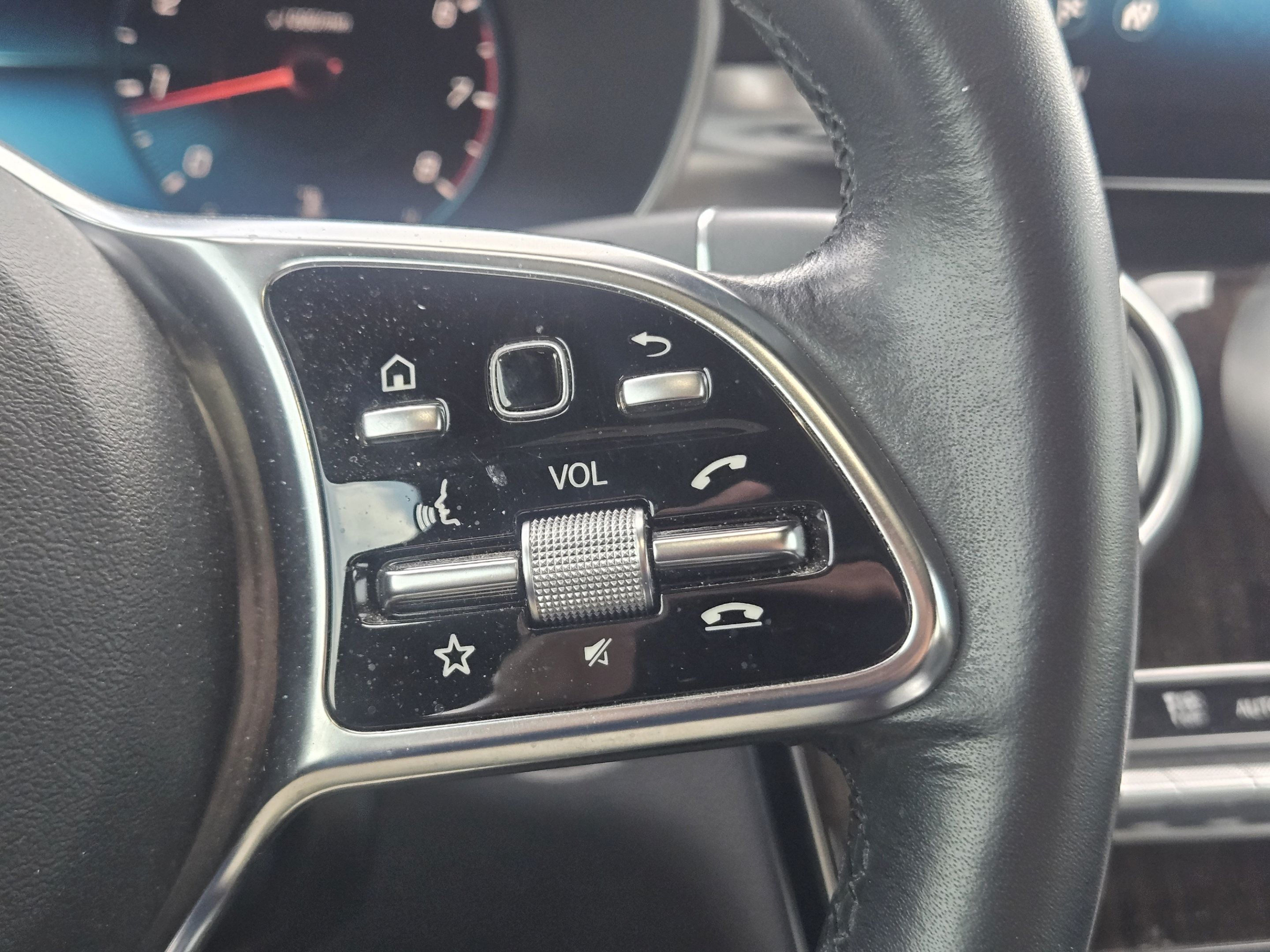 Used 2020 Mercedes-Benz GLC 300 image 21
