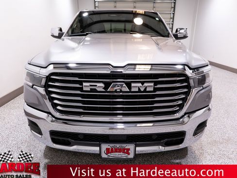 Used 2025 RAM 1500 Laramie AWD/4WD image 7