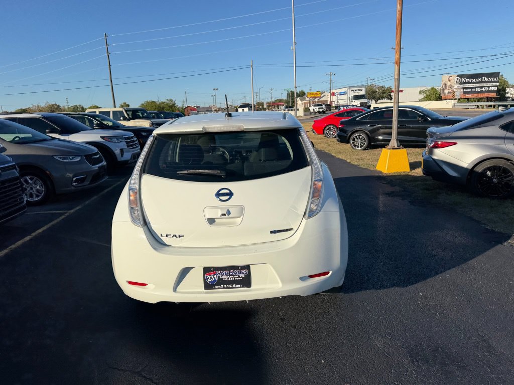 Used 2015 Nissan Leaf S w/ Charge Package FWD image 4