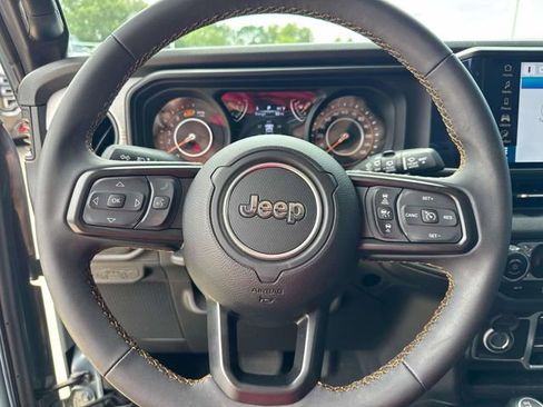Used 2024 Jeep Wrangler Unlimited Sport AWD/4WD image 28