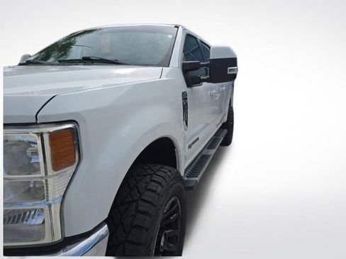 Used 2022 Ford F250 Lariat w/ Lariat Value Package AWD/4WD image 3