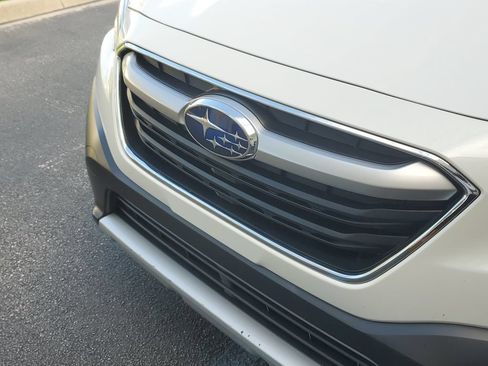 Used 2020 Subaru Outback Limited AWD/4WD image 8
