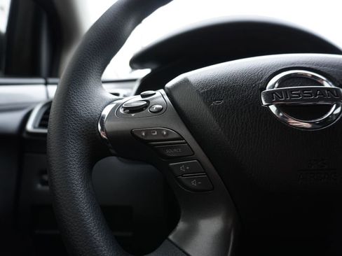 Used 2019 Nissan Murano S image 19