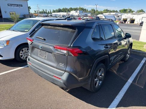 Used 2021 Toyota RAV4 XLE Premium AWD/4WD image 2