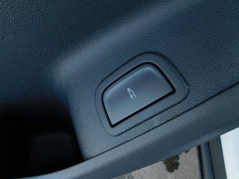 New 2026 Chevrolet Traverse LT w/ Sun and Wheel Package image 35