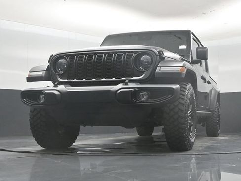 Used 2024 Jeep Gladiator Sport AWD/4WD image 50
