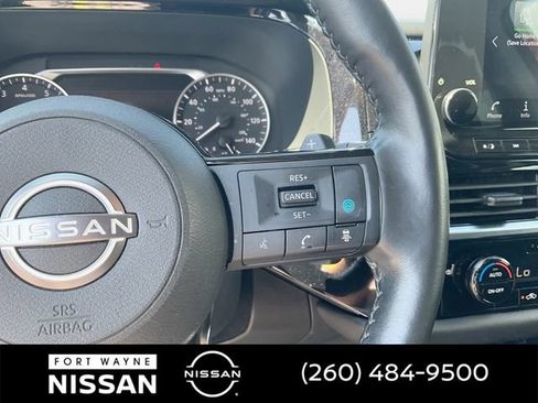 Used 2023 Nissan Pathfinder SL w/ Black Appearance Package AWD/4WD image 25