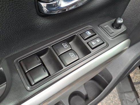 Used 2023 Nissan Titan SV w/ SV Convenience Package AWD/4WD image 20