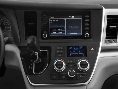 Used 2018 Toyota Sienna SE Premium w/ Carpet Mat Package FWD image 7