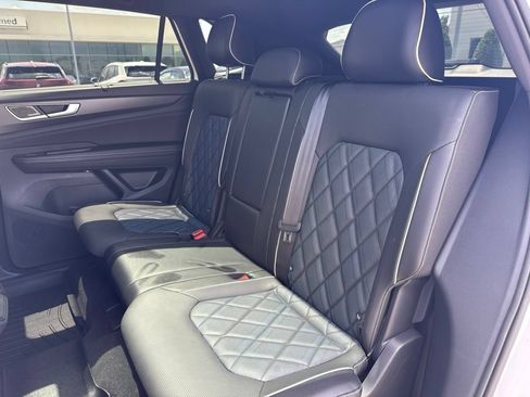 Used 2024 Volkswagen Atlas Cross Sport SEL Premium R-Line AWD/4WD image 21