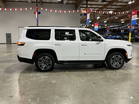New 2026 Jeep Grand Wagoneer 4WD w/ Premium Group I image 6