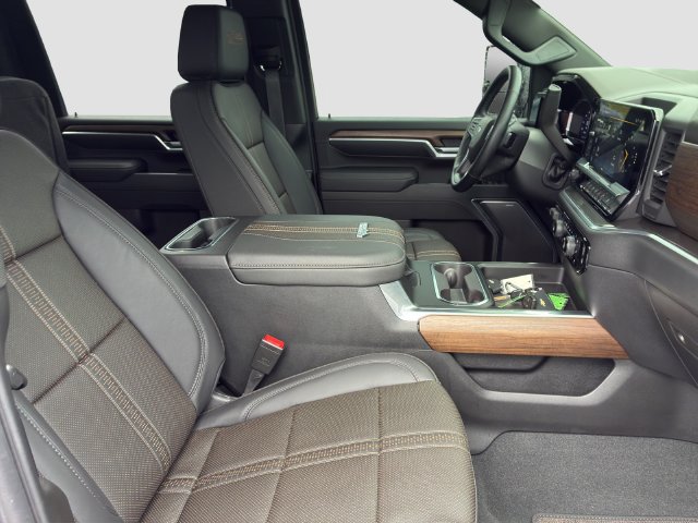 Used 2026 Chevrolet Silverado 2500 High Country w/ High Country Premium Package AWD/4WD image 25