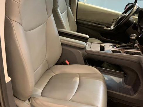 Used 2021 Toyota Sienna XLE image 55