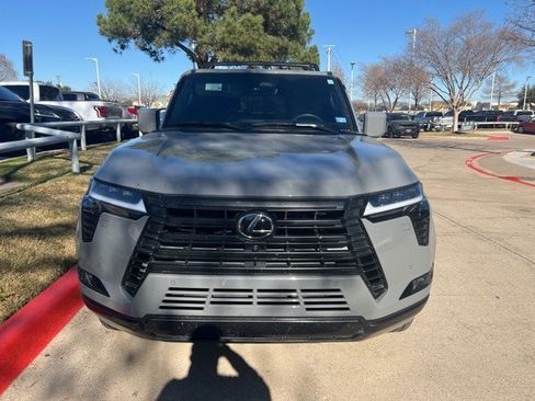 Used 2024 Lexus GX 550 image 2