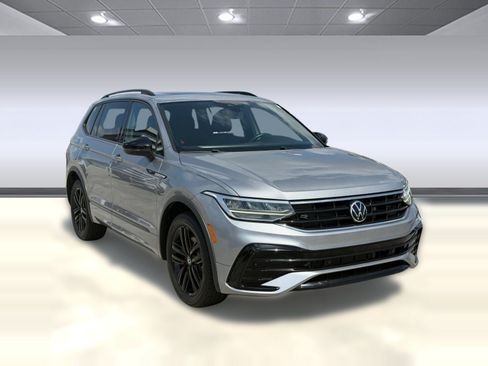 Used 2022 Volkswagen Tiguan SE R-Line FWD image 7