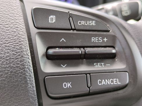 Certified 2021 Hyundai Venue SEL FWD image 21