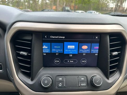 Used 2022 GMC Acadia Denali w/ Denali Ultimate Package image 15