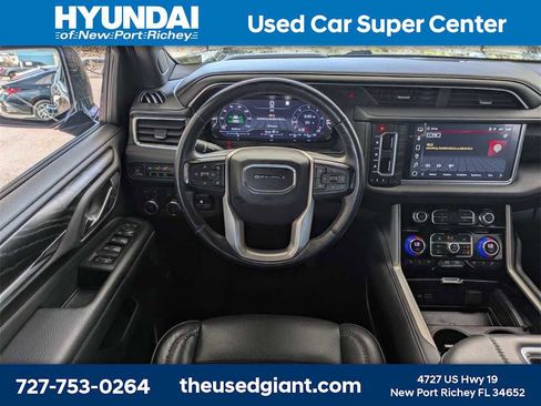 Used 2022 GMC Yukon XL Denali w/ Denali Premium Package image 23