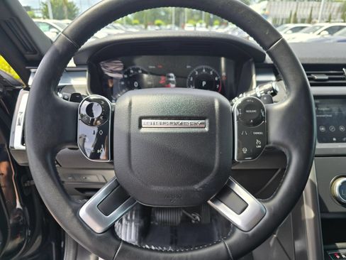 Used 2020 Land Rover Discovery Landmark AWD/4WD image 13