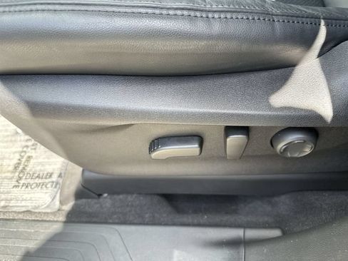 Used 2025 Subaru Ascent Bronze Edition AWD/4WD image 12