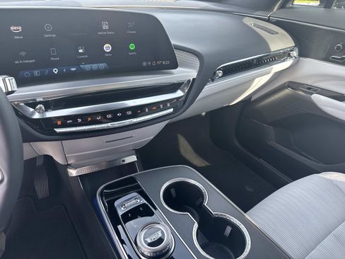 Certified 2025 Cadillac Lyriq Luxury RWD image 23