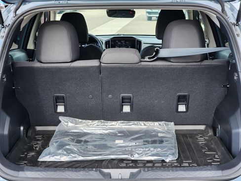 Used 2025 Subaru Crosstrek 2.0i Premium image 12