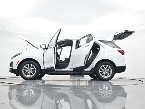Used 2024 Chevrolet Equinox LT image 39