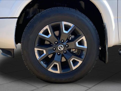 Used 2022 Nissan Titan Platinum Reserve w/ Moonroof Package AWD/4WD image 11