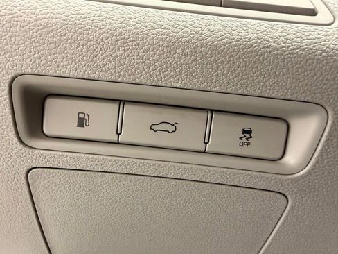 Used 2017 Hyundai Sonata Limited w/ Ultimate Package 02 FWD image 23