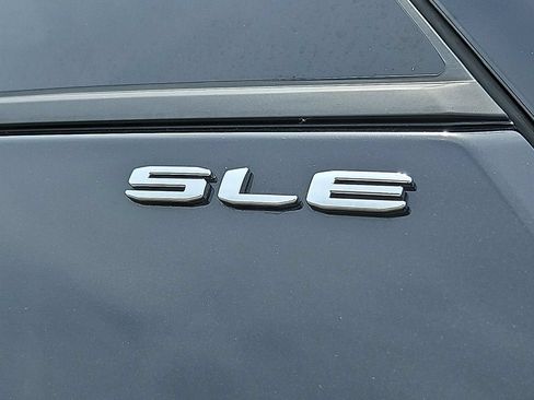 Used 2024 GMC Terrain SLE AWD/4WD image 31