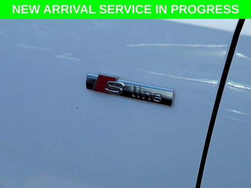 Used 2025 Audi Q3 2.0T Premium w/ Convenience Package image 8