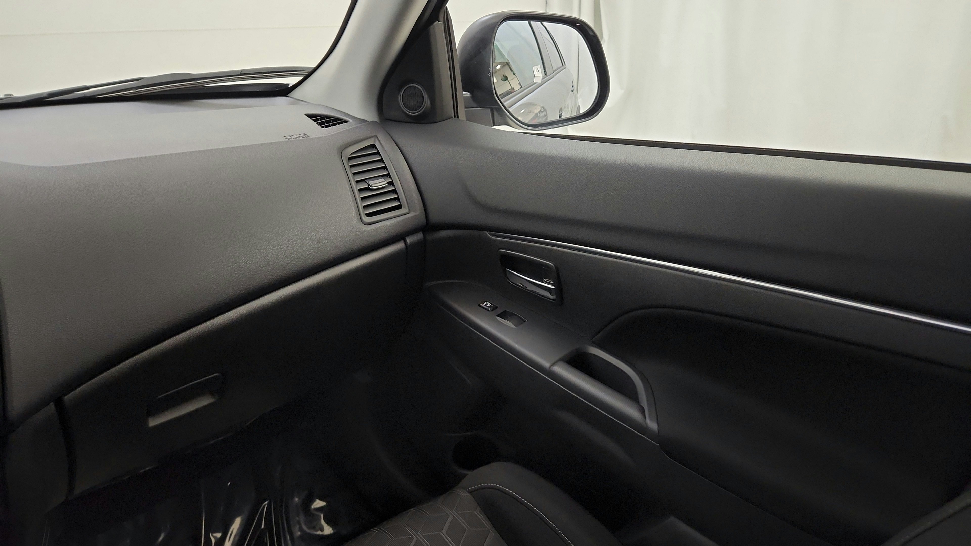 Used 2025 Mitsubishi Outlander Sport ES AWD/4WD image 25