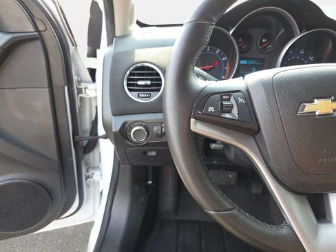 Used 2014 Chevrolet Cruze LT FWD image 17