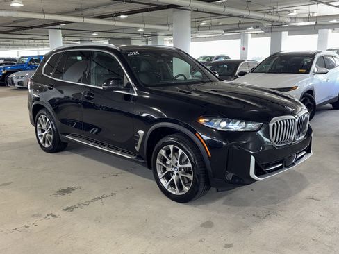 Used 2025 BMW X5 sDrive40i w/ Climate Comfort Package RWD image 2
