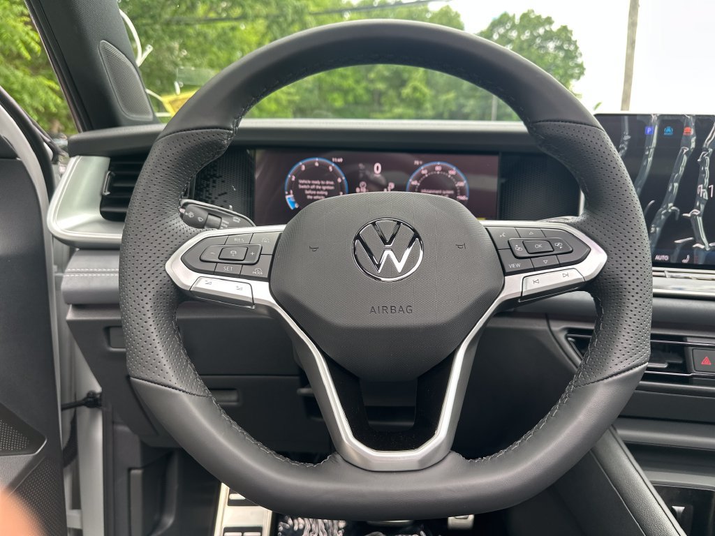 New 2026 Volkswagen Tiguan SE R-Line AWD/4WD image 11