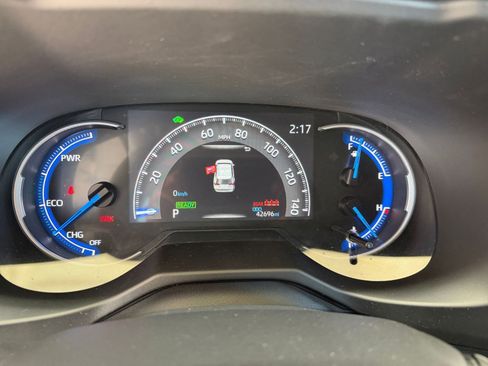 Used 2025 Toyota RAV4 LE image 39