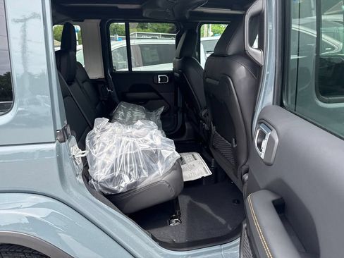 New 2026 Jeep Wrangler Unlimited Sahara AWD/4WD image 23
