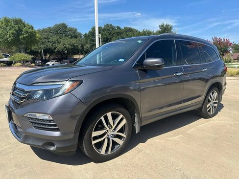 Used 2017 Honda Pilot Elite image 2