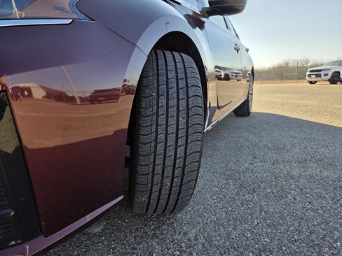 Used 2025 Nissan Altima 2.5 SV image 10