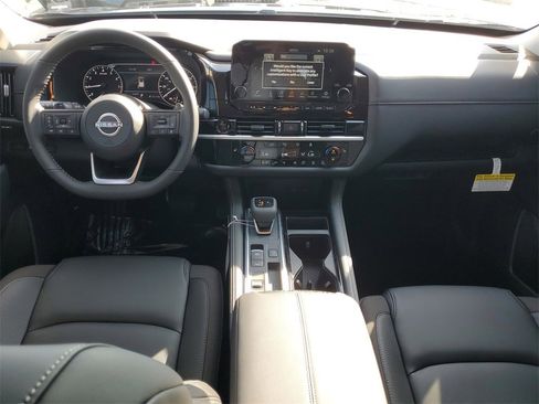 New 2025 Nissan Pathfinder SL w/ Black Appearance Package image 7