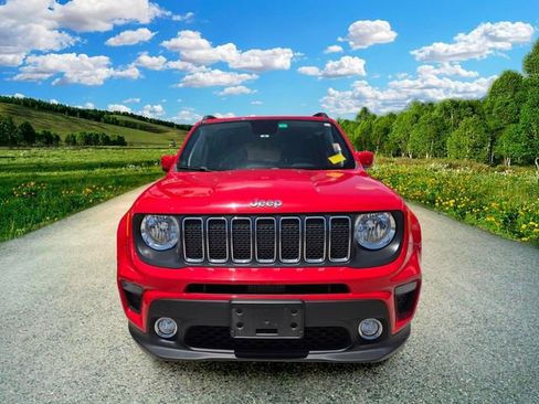 Used 2019 Jeep Renegade Latitude FWD image 2