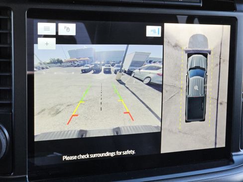 Certified 2022 Ford F150 Platinum w/ Equipment Group 701A High image 23