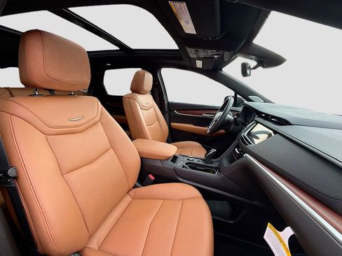 New 2025 Cadillac XT5 Premium Luxury w/ Technology Package image 30